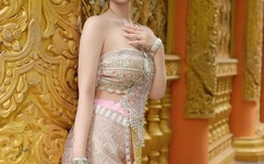 妖艳熟女阿姨在线播放